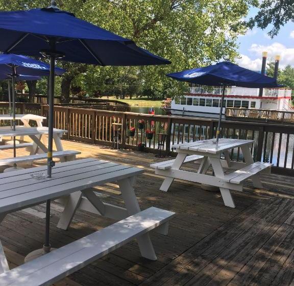 Magnuson Grand Hotel And Conference Center