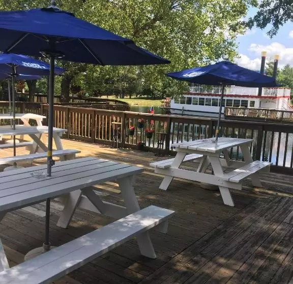 Magnuson Grand Hotel And Conference Center