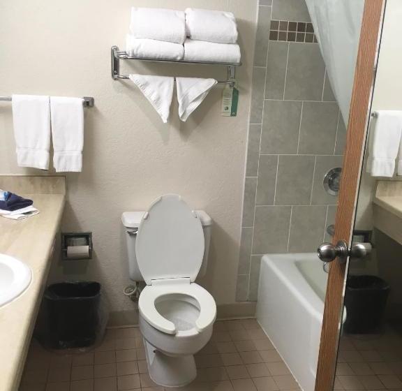 Magnuson Grand Hotel And Conference Center