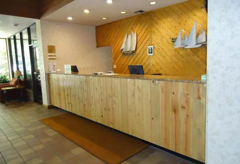 Magnuson Grand Hotel And Conference Center