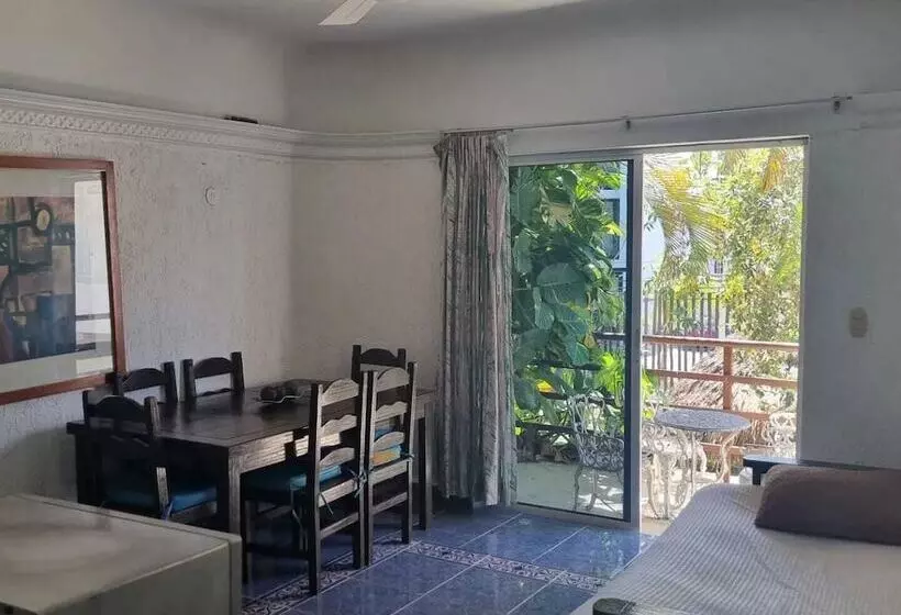 Mayan Art Hotel 10 Avenue