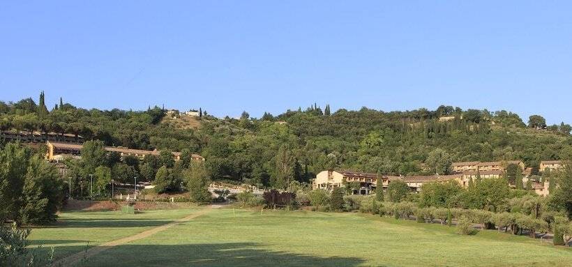בית מלון כפרי Poiano Garda Resort