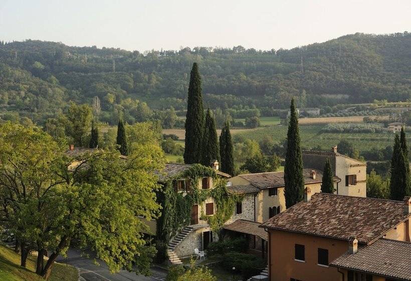 בית מלון כפרי Poiano Garda Resort