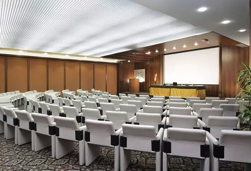 Отель Poiano Garda Resort