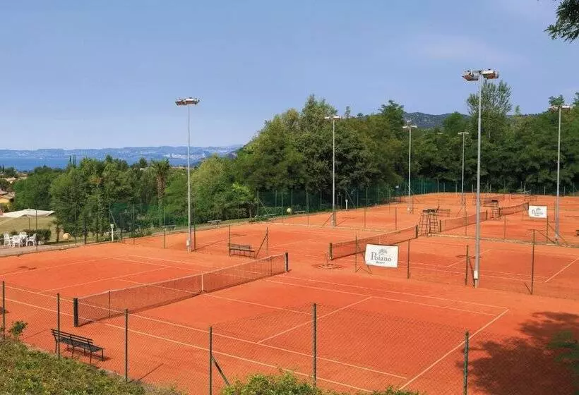 Отель Poiano Garda Resort