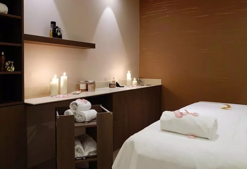 Отель Poiano Garda Resort