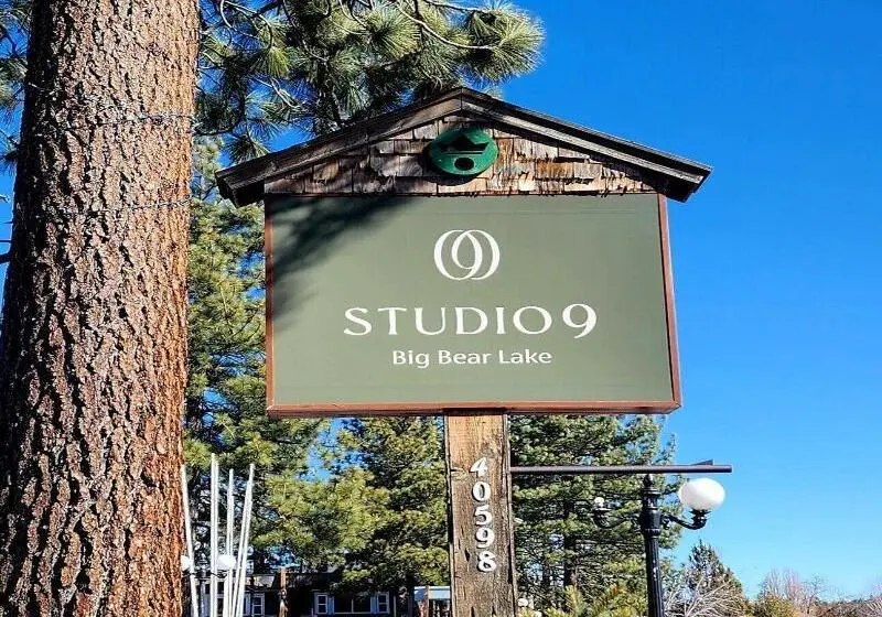 ホテル Studio 9 Big Bear