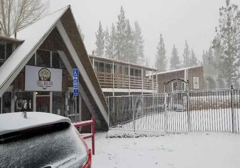 ホテル Studio 9 Big Bear