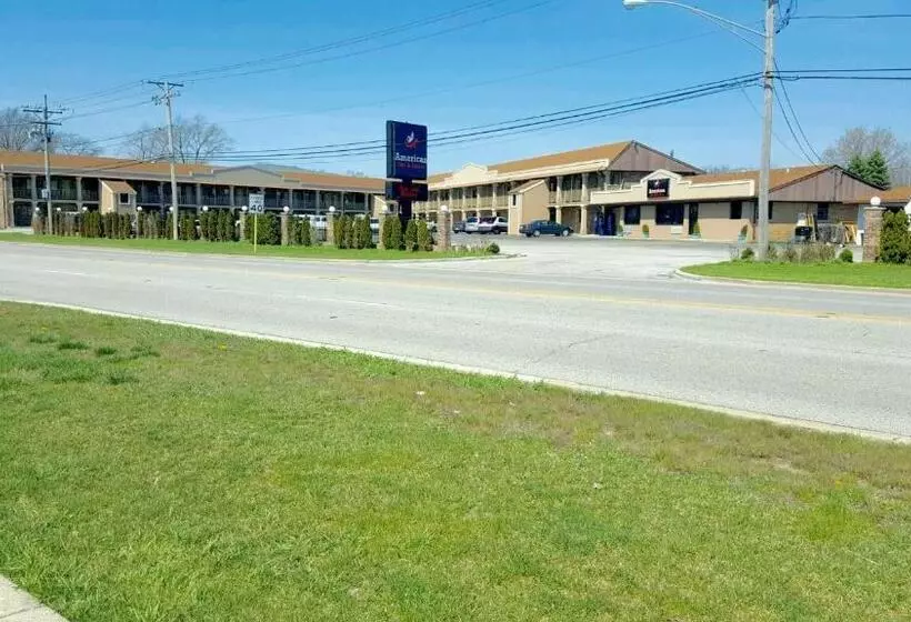酒店 American Inn And Suites