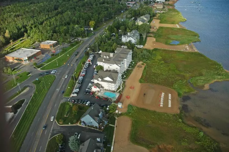 Hotel Cherry Tree Inn & Suites