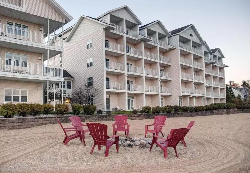 Hotel Cherry Tree Inn & Suites