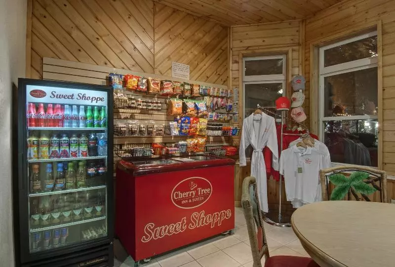 Hotel Cherry Tree Inn & Suites