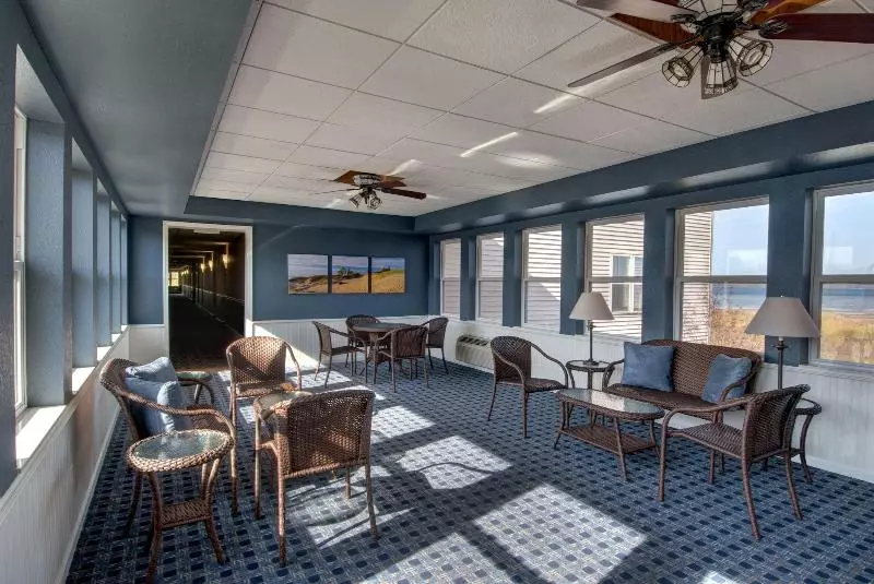 Hotel Cherry Tree Inn & Suites