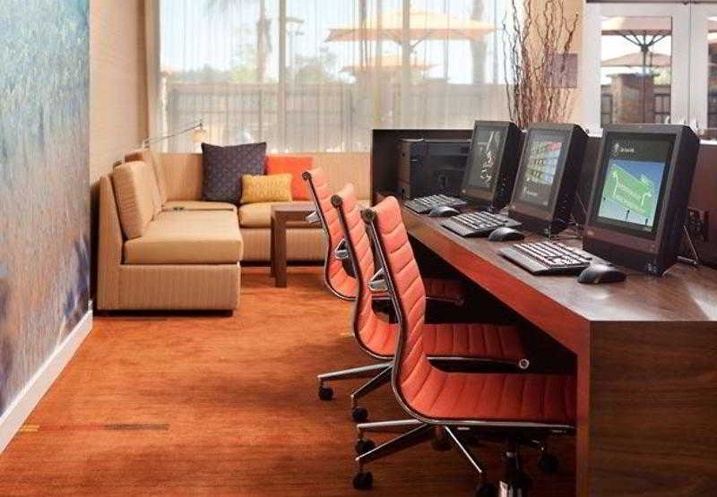 ホテル Courtyard By Marriott San Diego Oceanside