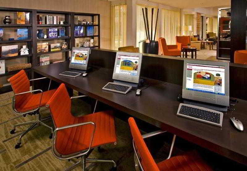 ホテル Courtyard By Marriott San Diego Oceanside