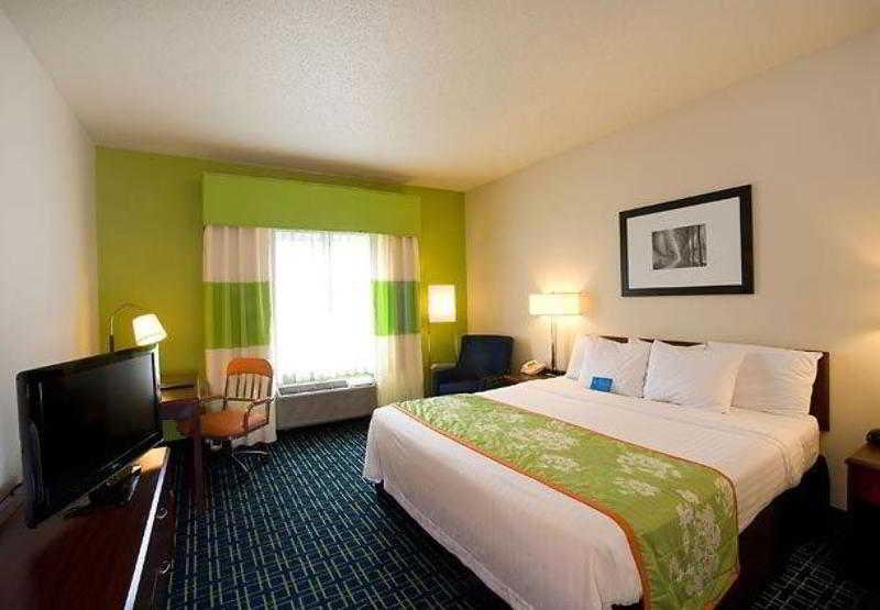 فندق Fairfield Inn & Suites Traverse City