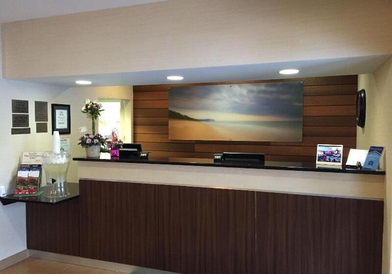 فندق Fairfield Inn & Suites Traverse City