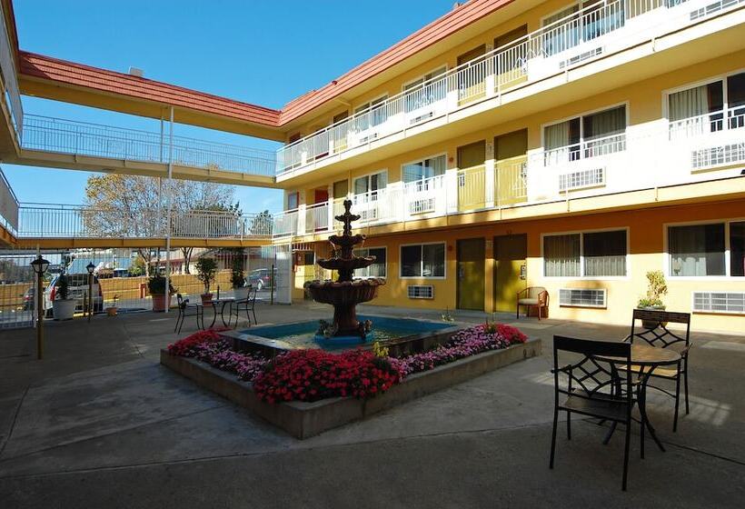 בית מלון כפרי Imperial Inn Oakland