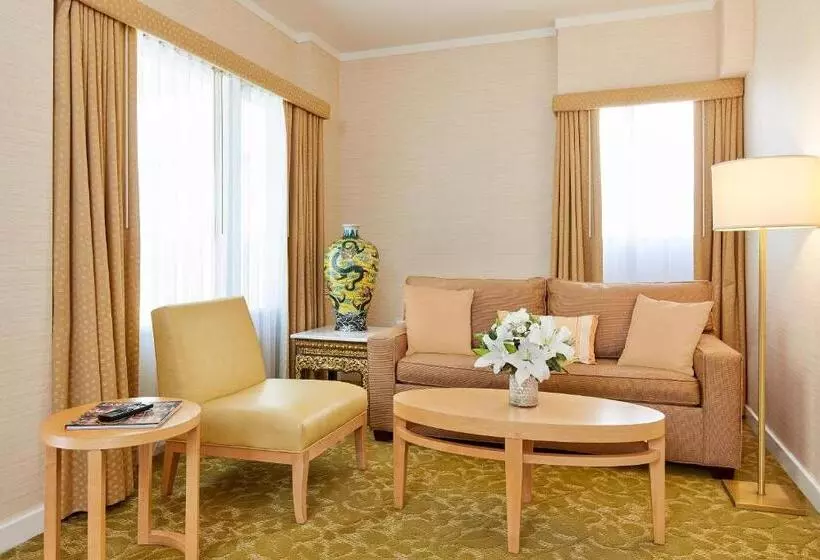 هتل Orchard Garden