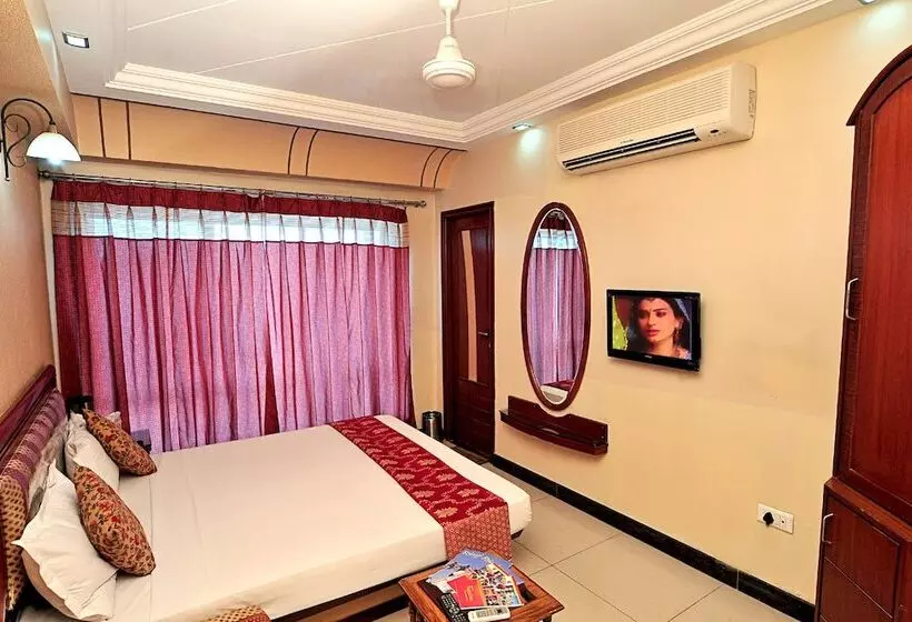 Отель Ratnawali