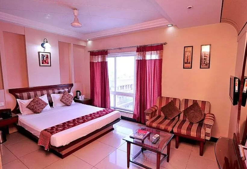 Отель Ratnawali