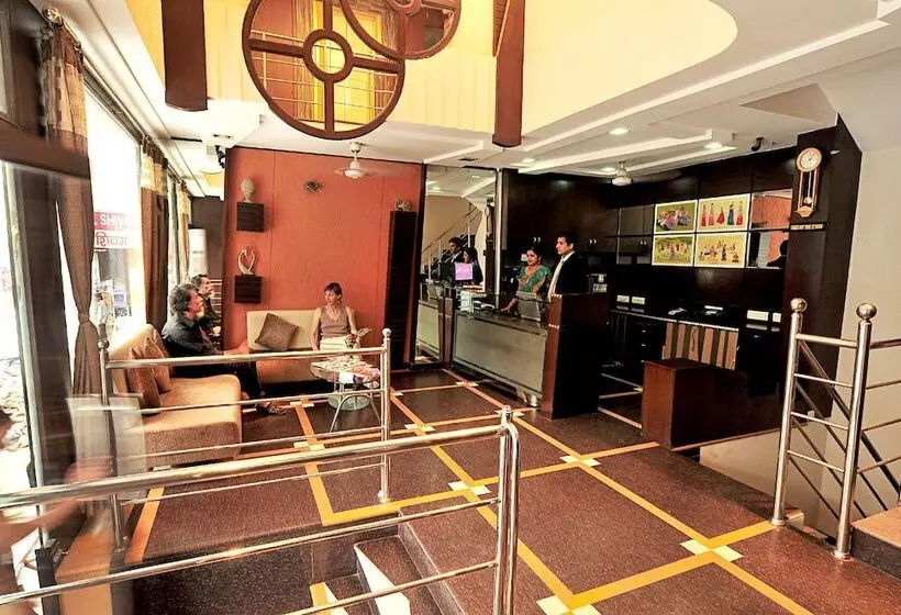 Отель Ratnawali