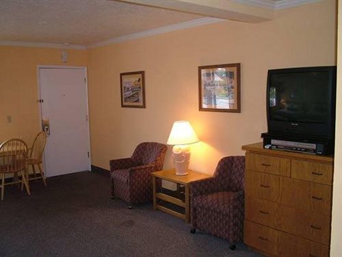 Отель Sunset Inn