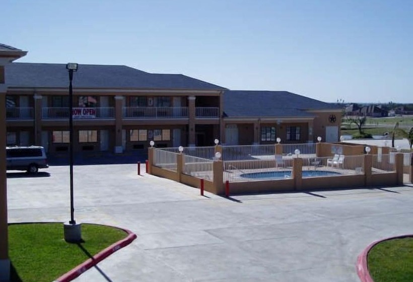 فندق Texas Inn & Suites