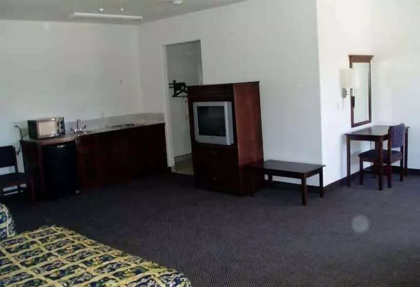 בית מלון כפרי Texas Inn & Suites