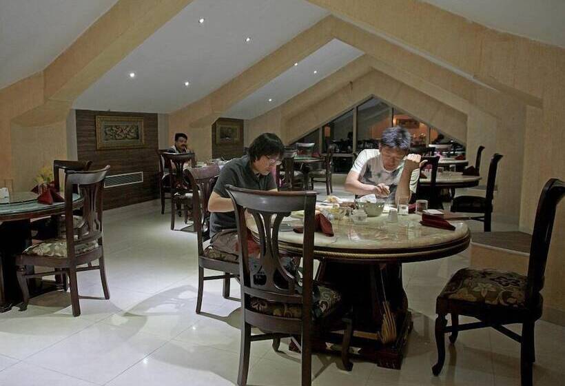 فندق The Residency