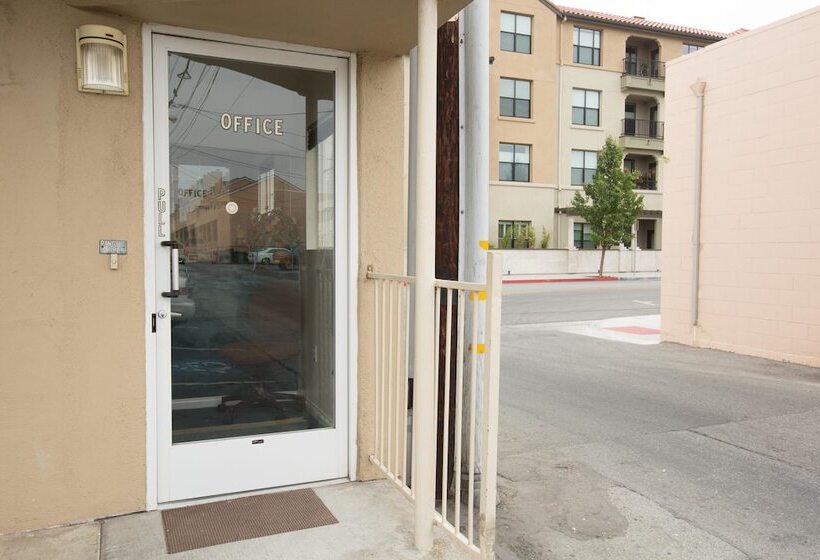 모텔 San Carlos Inn