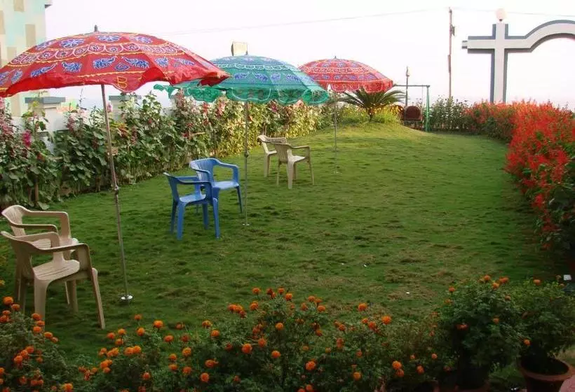 リゾートホテル Shree Gajanana   Lift  Wifi With Restaurant Facilities Near Sea Beach Best Choice Of Travellers By M