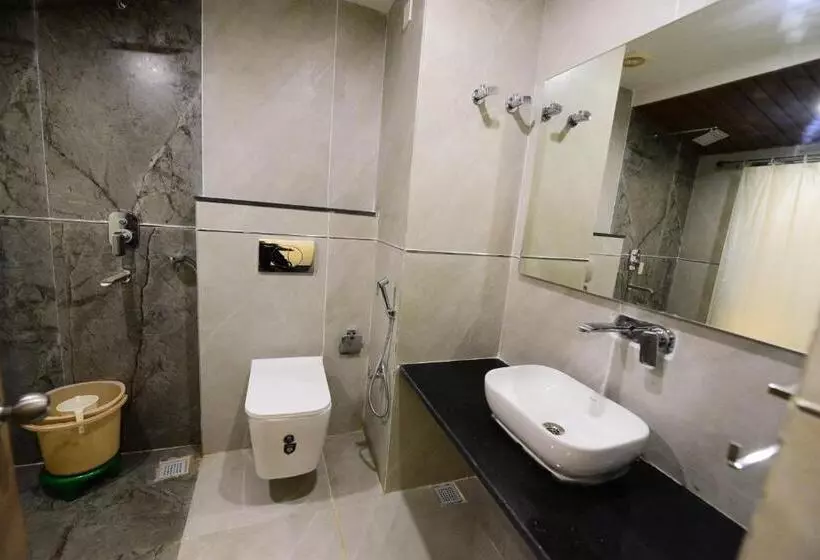 リゾートホテル Shree Gajanana   Lift  Wifi With Restaurant Facilities Near Sea Beach Best Choice Of Travellers By M