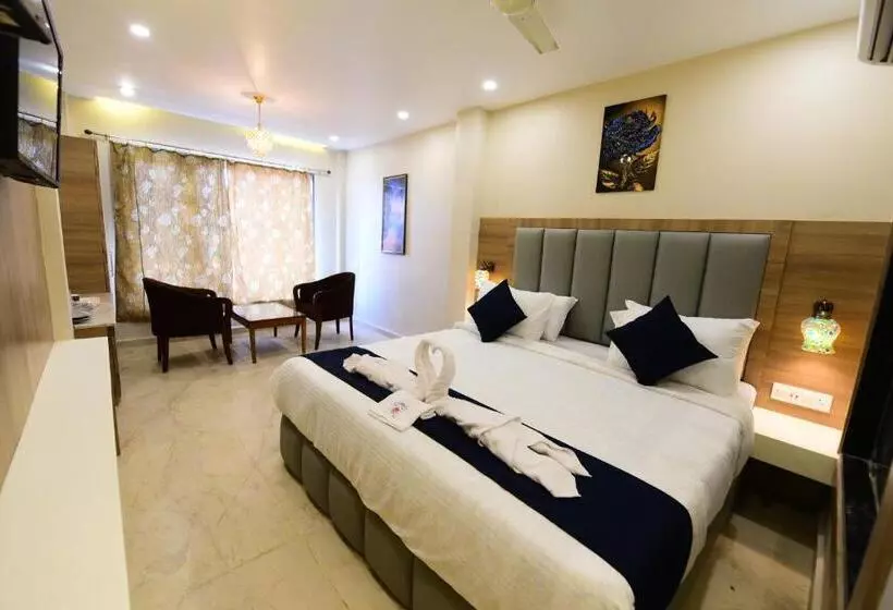 リゾートホテル Shree Gajanana   Lift  Wifi With Restaurant Facilities Near Sea Beach Best Choice Of Travellers By M