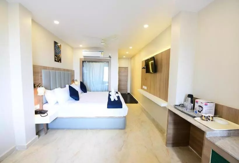 リゾートホテル Shree Gajanana   Lift  Wifi With Restaurant Facilities Near Sea Beach Best Choice Of Travellers By M