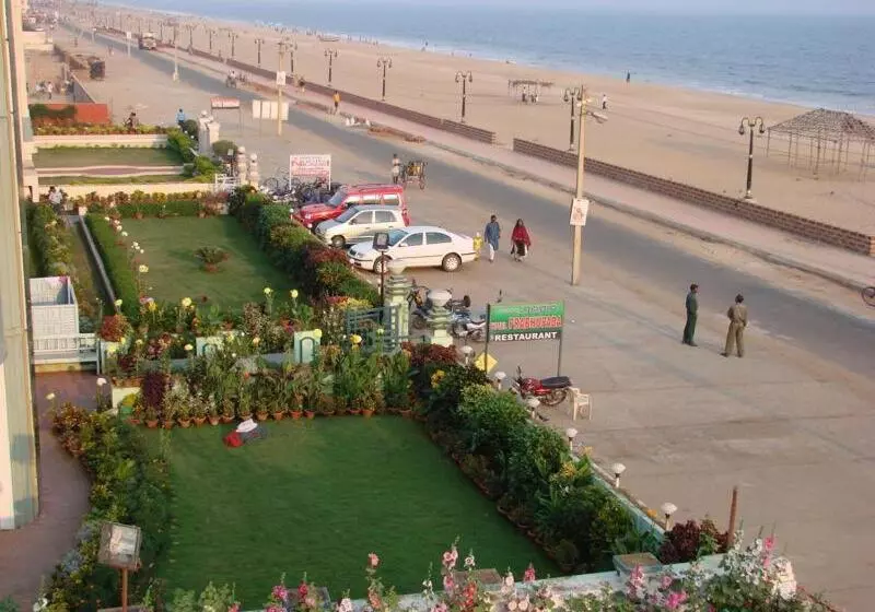 リゾートホテル Shree Gajanana   Lift  Wifi With Restaurant Facilities Near Sea Beach Best Choice Of Travellers By M