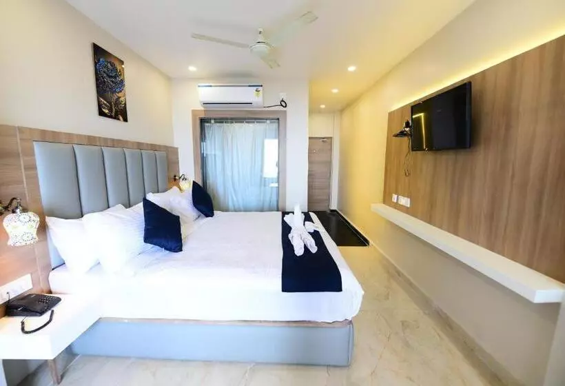 リゾートホテル Shree Gajanana   Lift  Wifi With Restaurant Facilities Near Sea Beach Best Choice Of Travellers By M