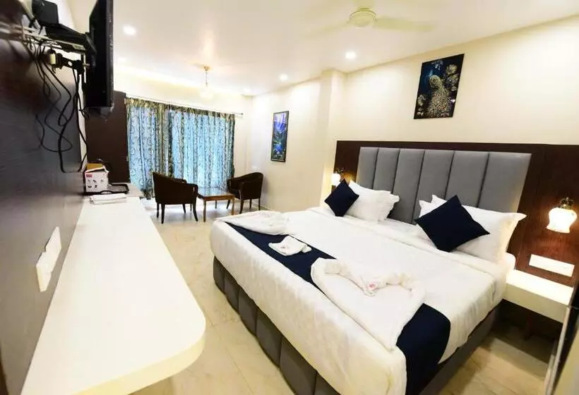 リゾートホテル Shree Gajanana   Lift  Wifi With Restaurant Facilities Near Sea Beach Best Choice Of Travellers By M