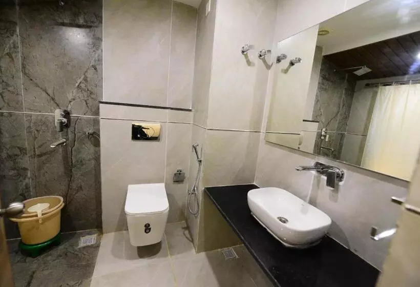 リゾートホテル Shree Gajanana   Lift  Wifi With Restaurant Facilities Near Sea Beach Best Choice Of Travellers By M