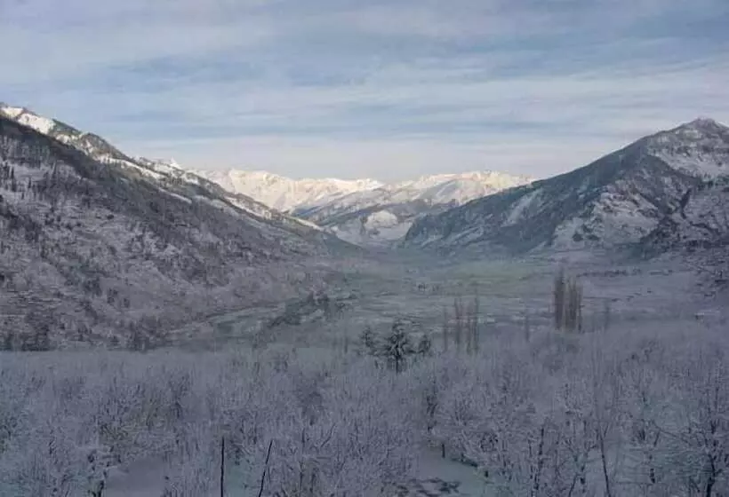 Sarthak Resorts Reside In Nature With Best View, 9 Kms From Mall Road Manali