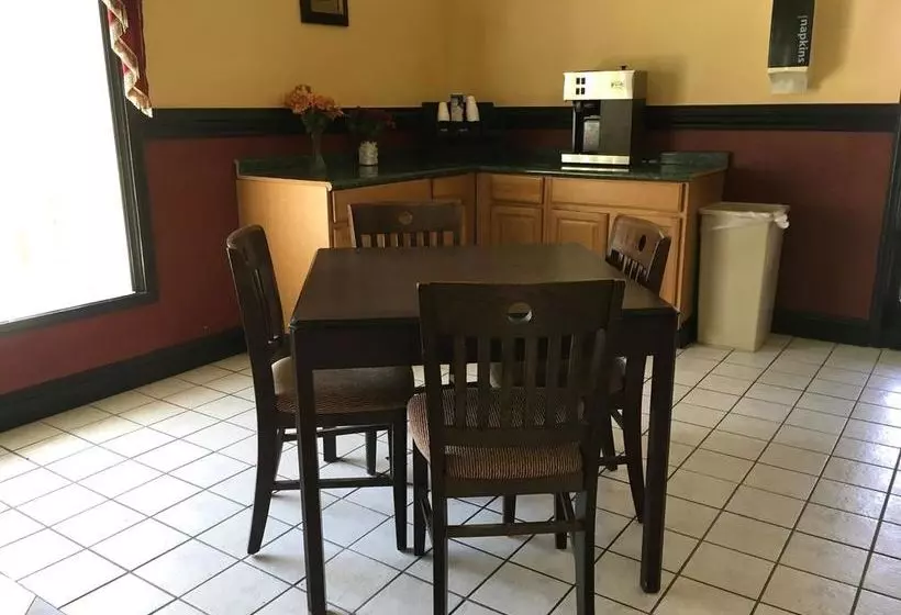 ホテル Americas Best Value Inn Huntsville