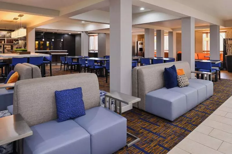 호텔 Courtyard By Marriott Milwaukee North/brown Deer