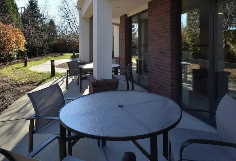 호텔 Courtyard By Marriott Milwaukee North/brown Deer