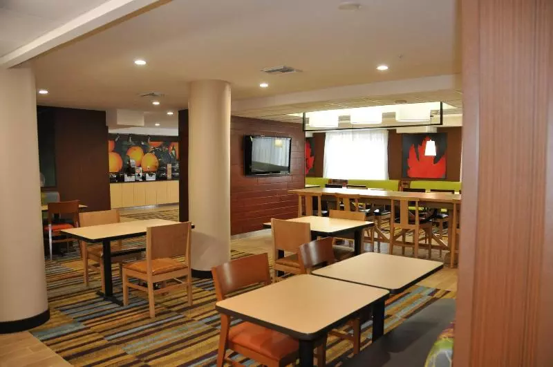 호텔 Fairfield Inn & Suites By Marriott Fort Myers Cape Coral