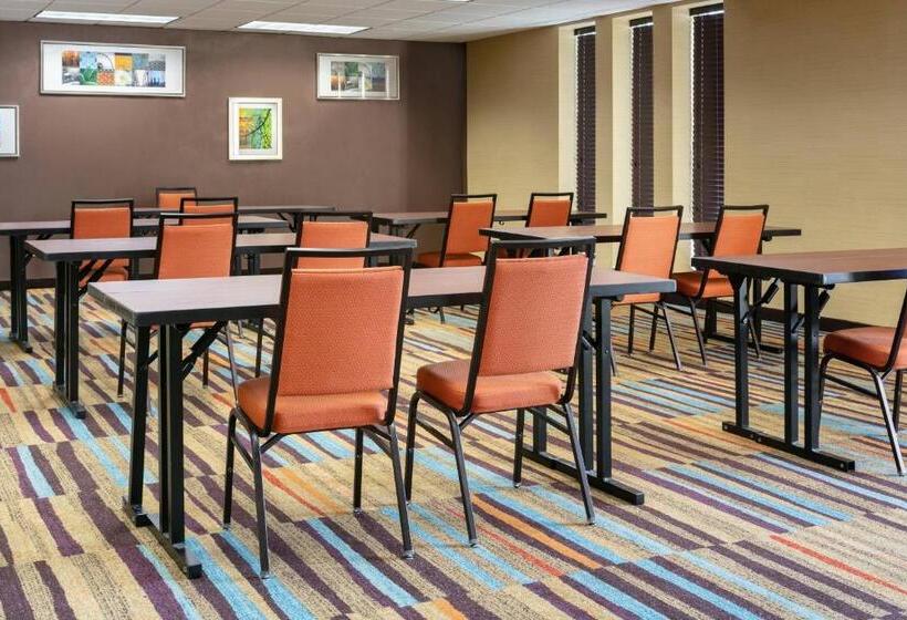 فندق Chester Inn & Suites