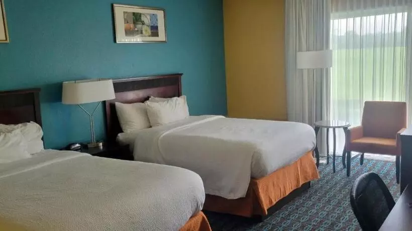 ホテル Chester Inn & Suites