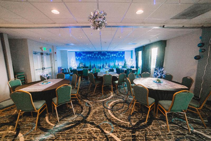 ホテル Holiday Inn Express & Suites Tacoma South   Lakewood, An Ihg