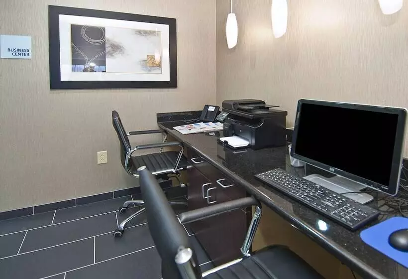 فندق Holiday Inn Express & Suites Jackson / Pearl Intl Airport By Ihg