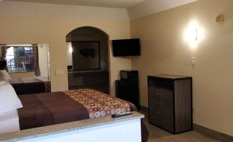 בית מלון כפרי Regency Inn And Suites Galena Park