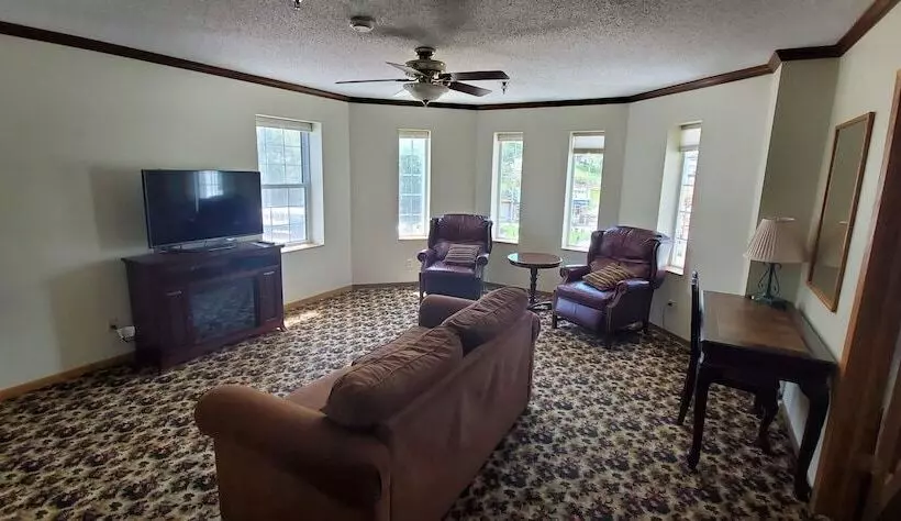 Отель Roosevelt Inn Mount Rushmore